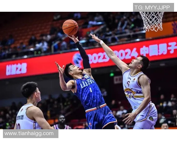 山东高速与新疆万完整对决分析期待精彩比赛展现球队实力与战术较量 山东高速与新疆万完整对决分析期待精彩比赛展现球队实力与战术较量